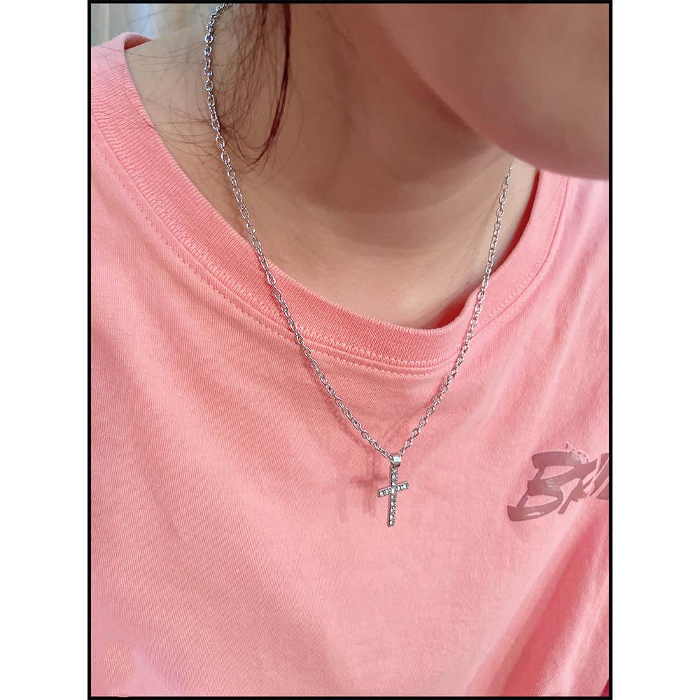 Shiny Zinc Zinc Alloy Rhinestone Pendant Cross Korean Style Cross Necklaces Women Necklaces Clavicle Chains