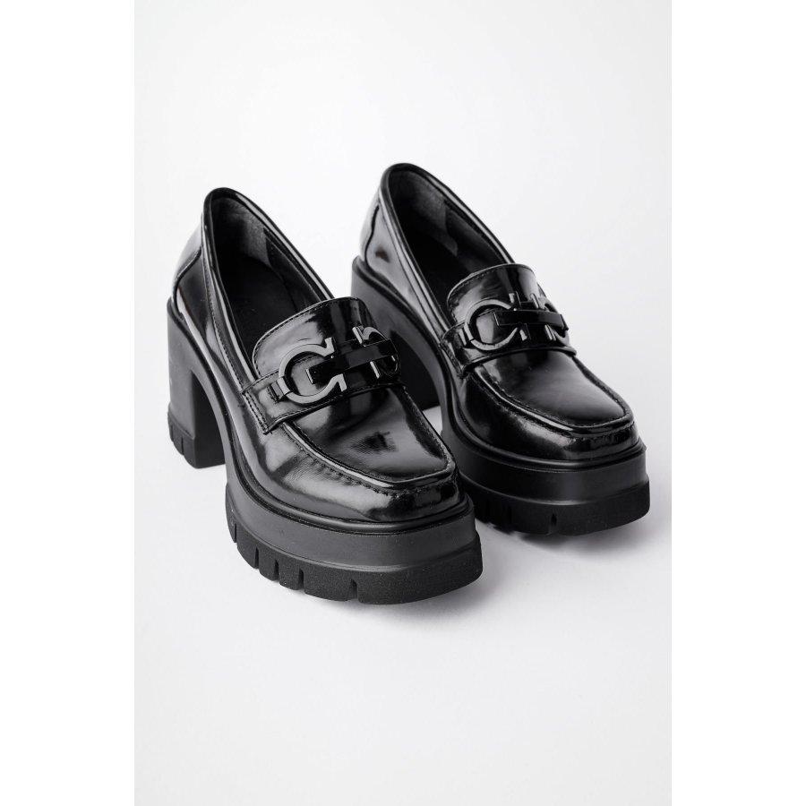 Женские лоферы на блочном каблуке с круглым носком