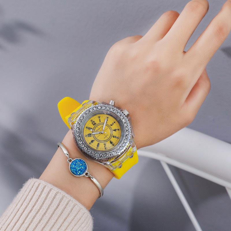 Светящиеся светодиодные кварцевые часы с силиконовым ремешком