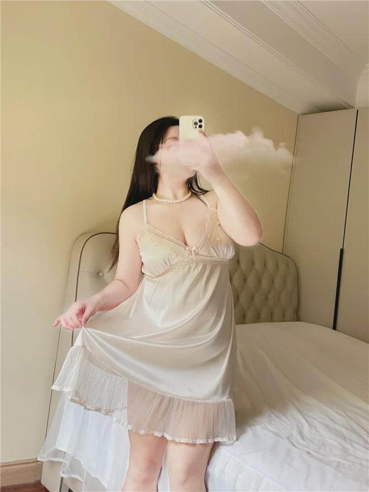 Plus-Size 200 Lbs Loose-Fit Lace Ice Silk Nightdress with Chest Pad