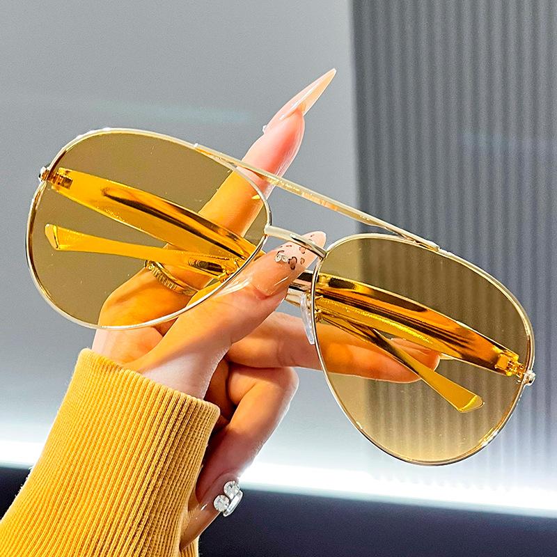 New Oversized Pilot Sunglasses Women High Quality Round Eyewear Big Frame One Piece Glasses Retro Classic Shades