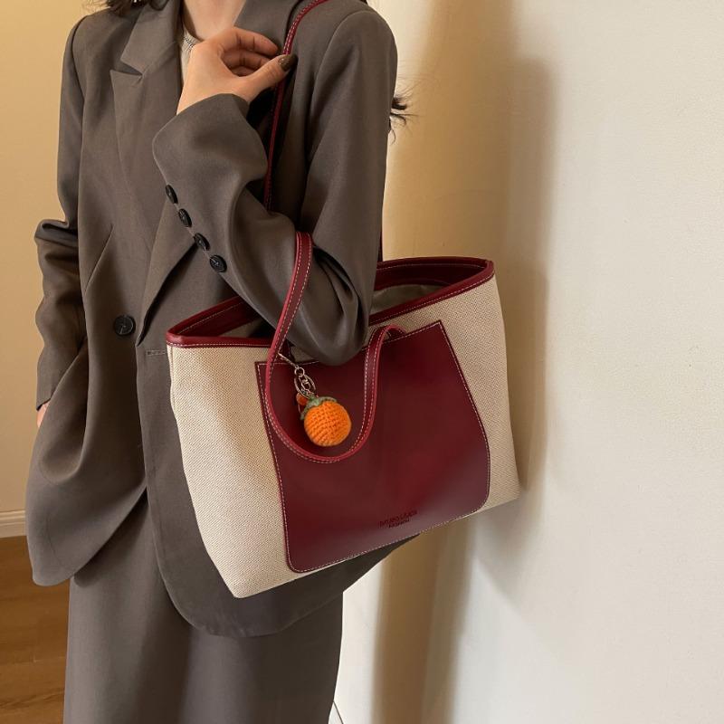 Холщовая сумка большой вместимости для женщин. Новинка 2024 года, осенне-зимняя повседневная универсальная текстурированная сумка через плечо для классных поездок на работу.