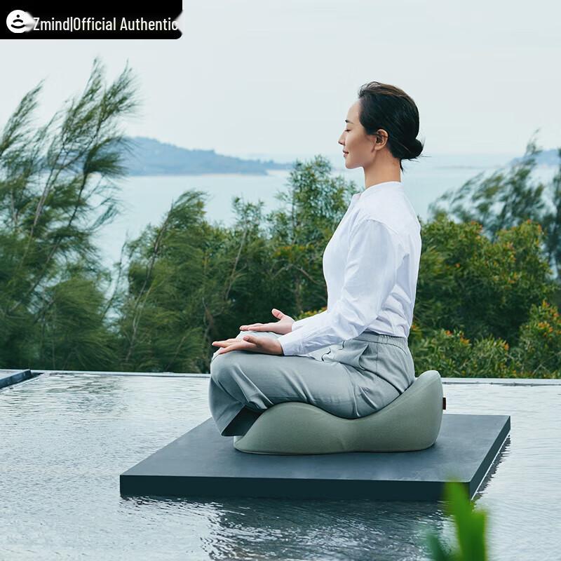 Подушка для медитации и массажа Leravan