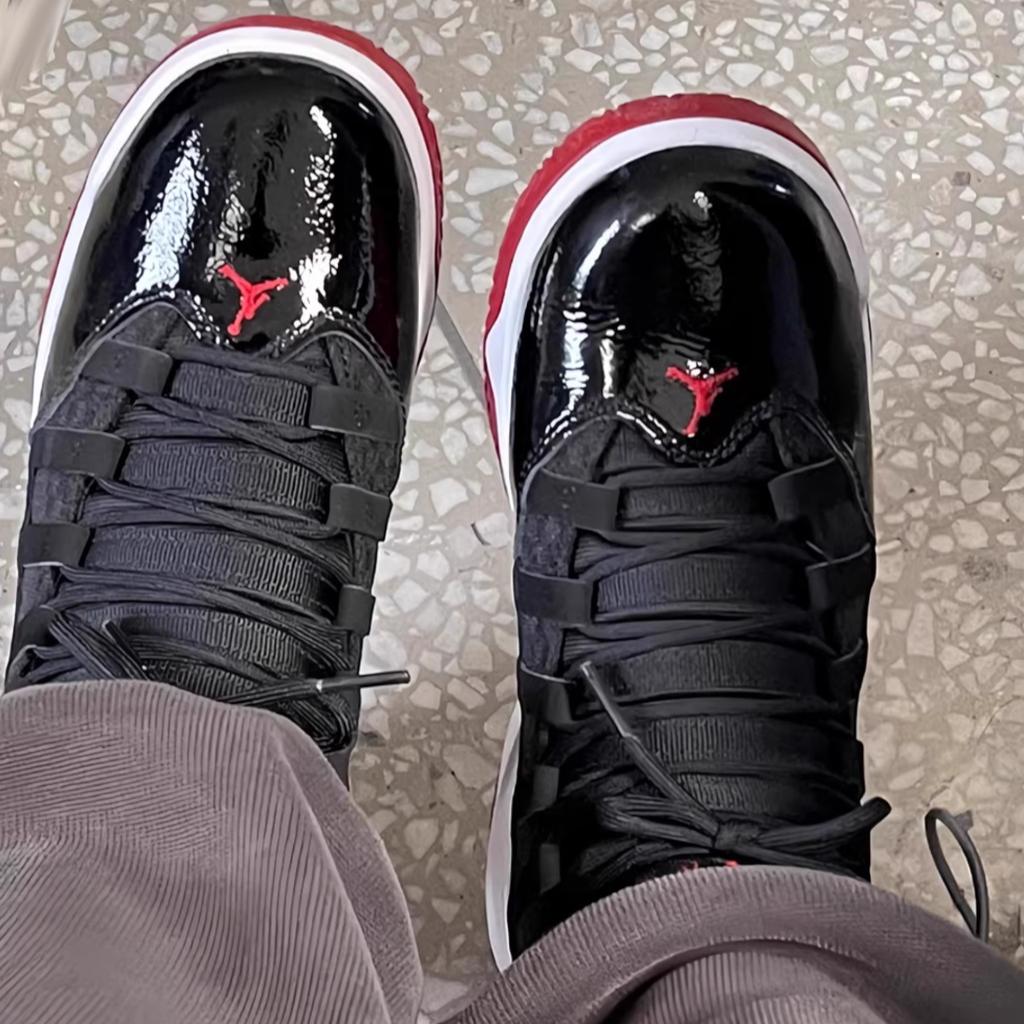 Jordan Max Aura Противоскользящая Амортизация Устойчивая к истиранию Средняя высота Детские Баскетбольные Кроссовки Черно-Красные AQ9216-006