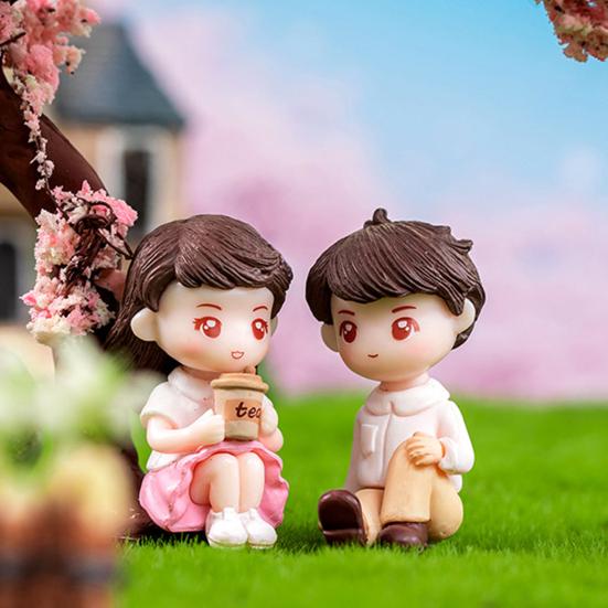 2Pcs Adorable Cartoon Couple Ornaments Figurines Lovely Resin Miniatures for Fairy Gardens Dollhouses Plant Decor