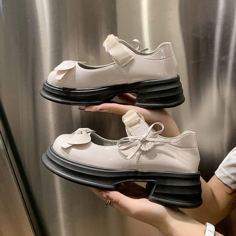 Coarse heel black small leather shoes women's 2025 new spring and autumn Japanese jk college style thick sole shallow mouth Mary Jane single shoes