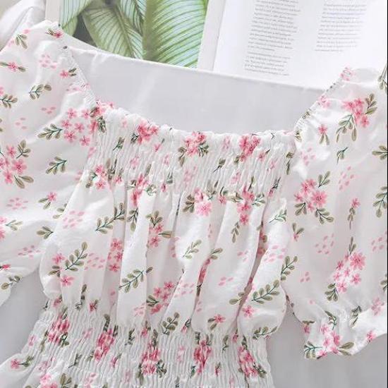 Маленькая свежая цветочная рубашка женская летняя приталенная милая пикантная с квадратным вырезом пышными рукавами тонкие топы тренд эластичная талия