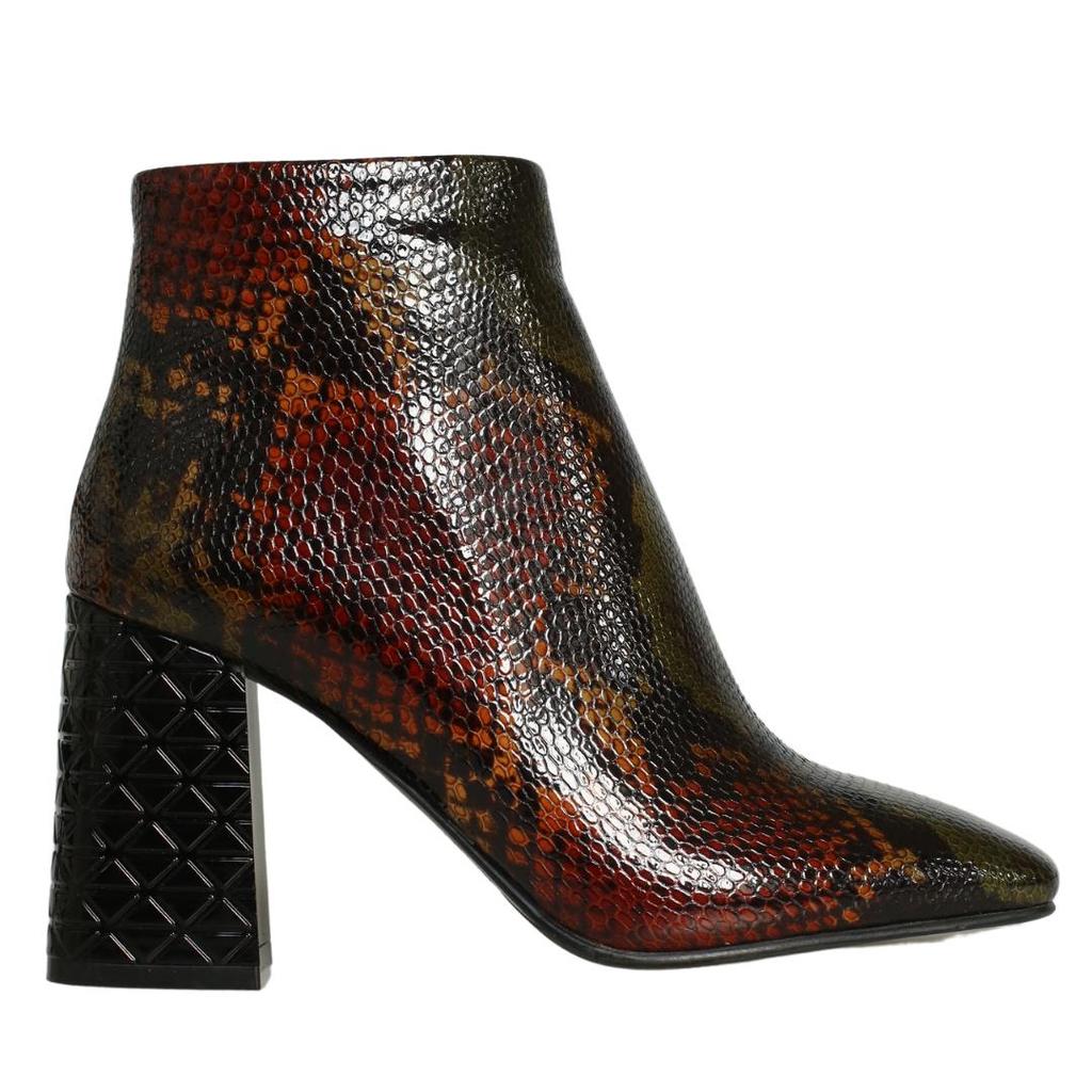 Женские сапоги из натуральной кожи на высоком каблуке