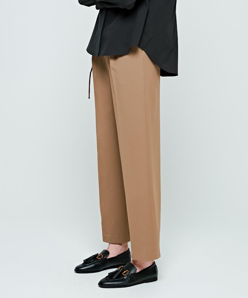 DEPASION Belted Semi-Wide Slacks (Beige)