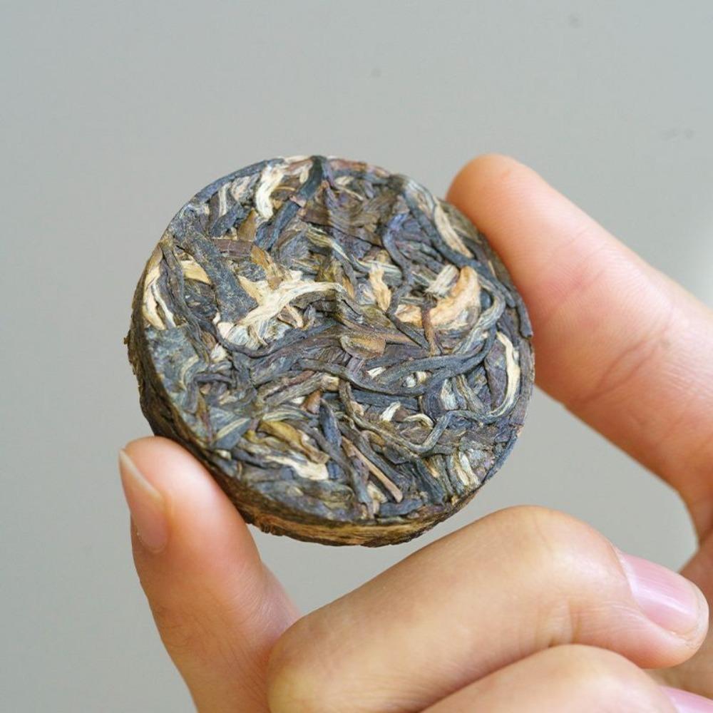 Сырой и приготовленный милый пирог комбинация Юньнань Пуэр сырой чай Линьцан паевой чай