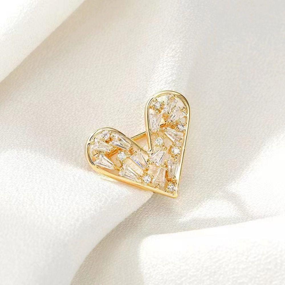 Shiny Heart Brooch Korean Style Hollow Heart Breastpin Jewelry Rhinestone Pin Men