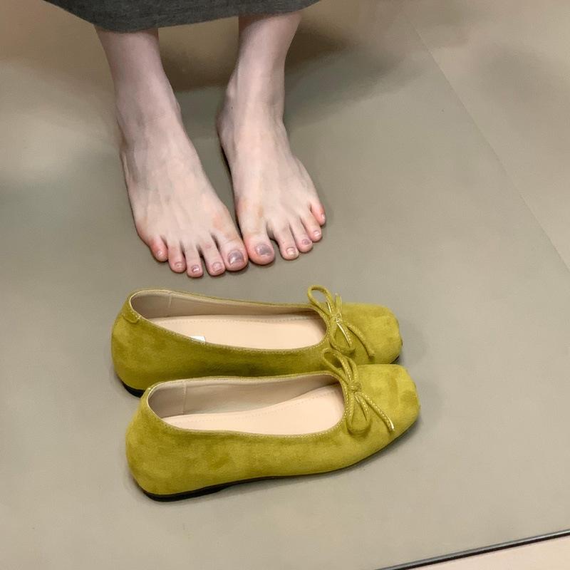 Ретро темперамент французские замшевые балетки на скрытой платформе женские осень 2025 новые туфли-лодочки с бантом для вечера