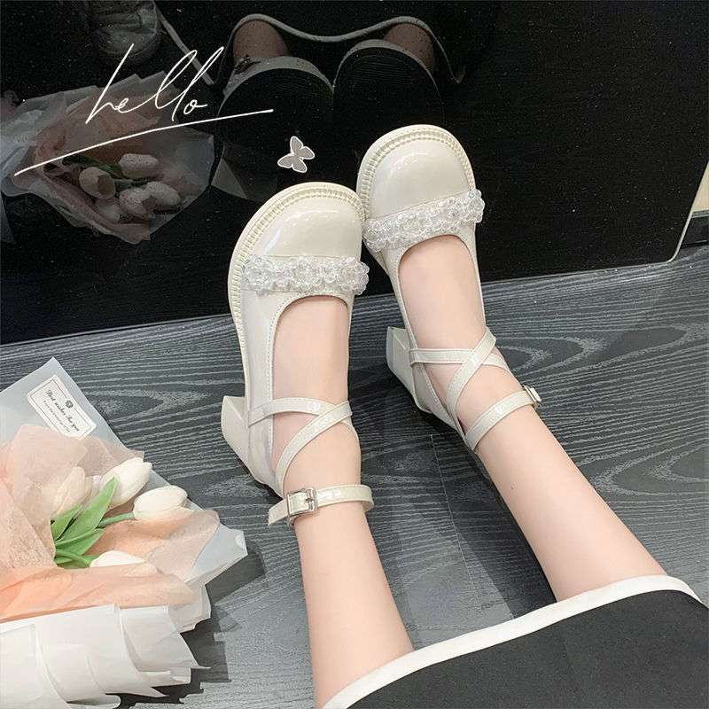 Туфли Мэри Джейн в сказочном стиле для девочки 2025 новые толстый каблук стразы корейская версия маленькие кожаные туфли французский ремешок туфли на высоком каблуке