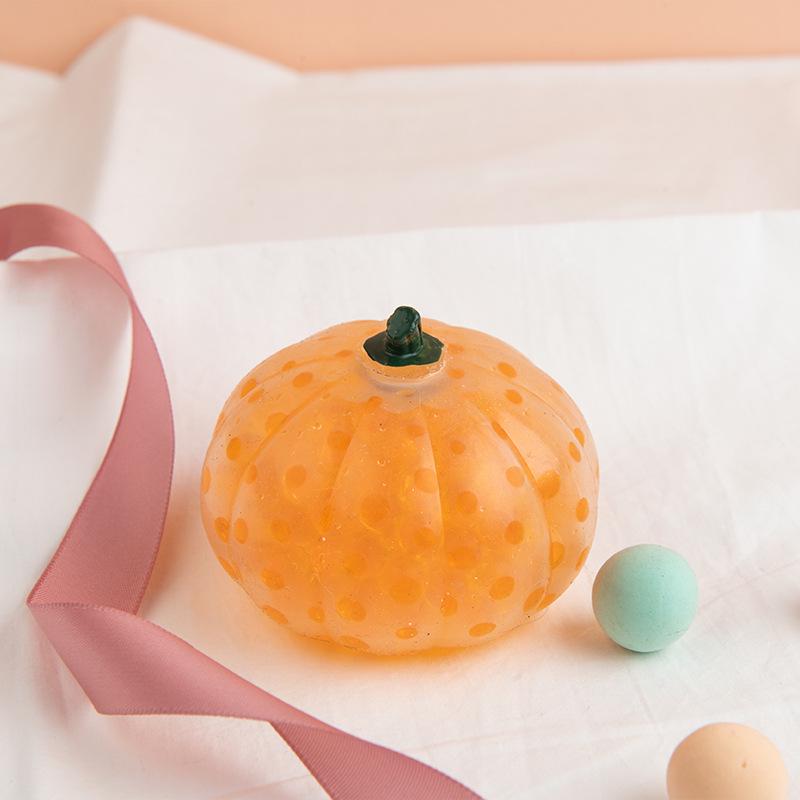 Овощной мячик-антистресс с водяными бусинами для детей