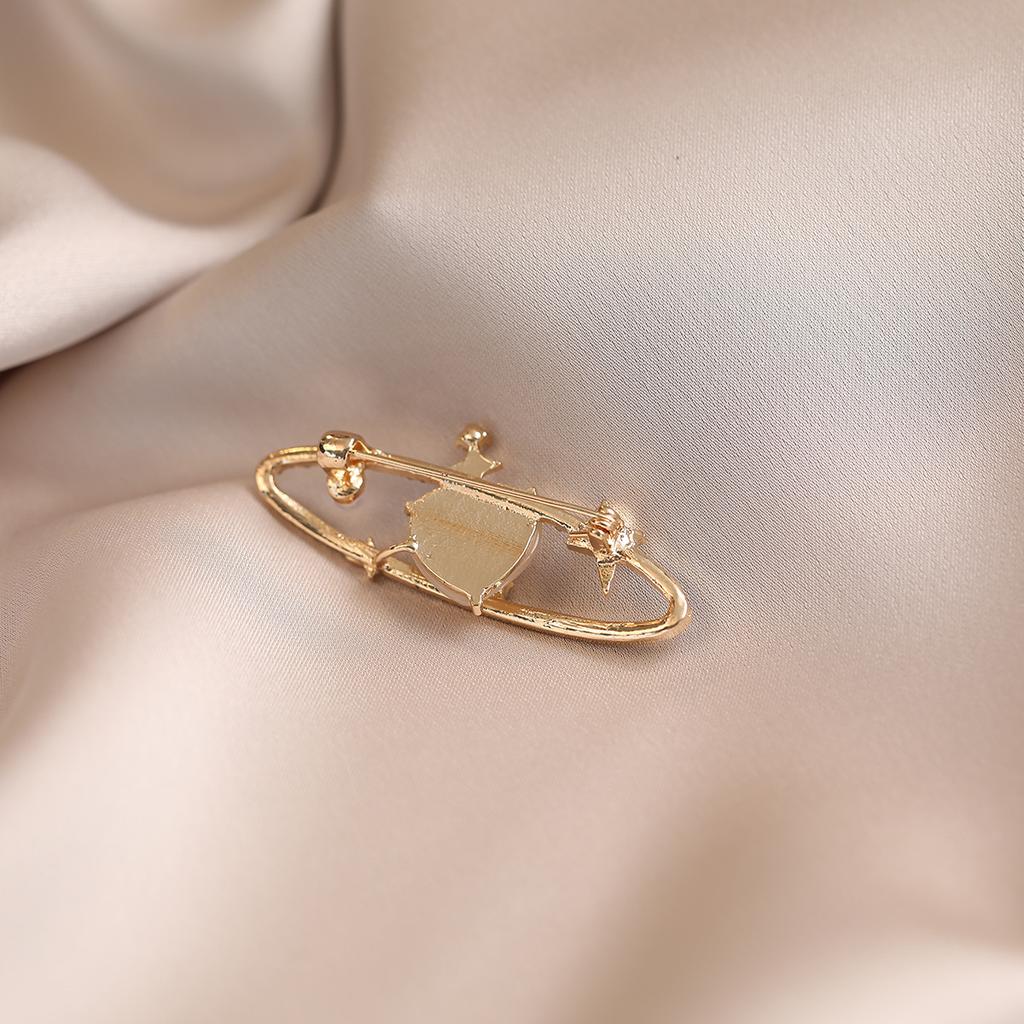 Love Planet Anti-glare Brooch A High-end Light Luxury and High-end Women's Niche Brooch Accessory