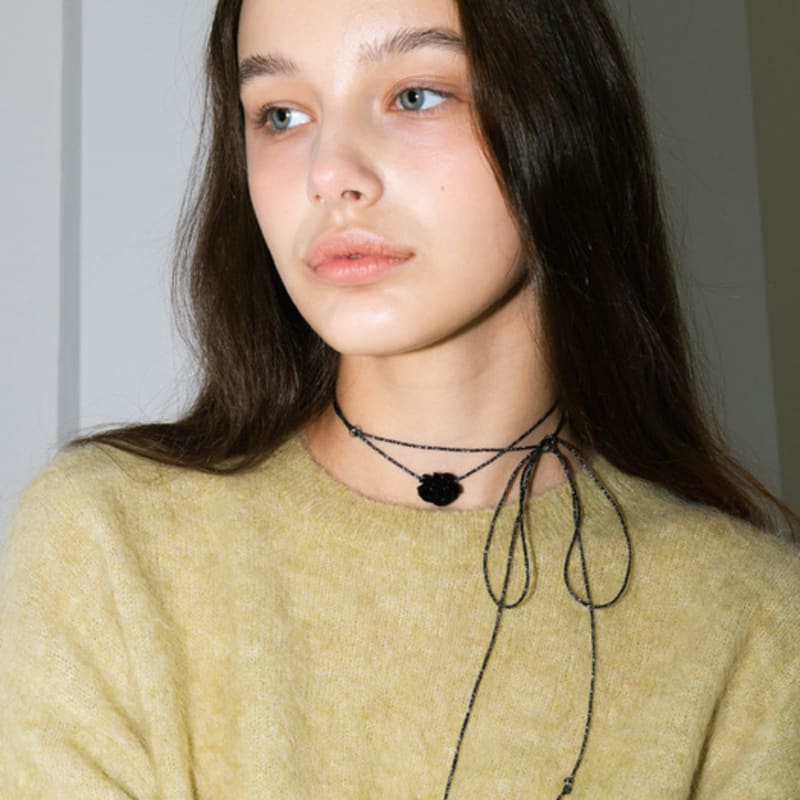 pearlymore black rose string necklace