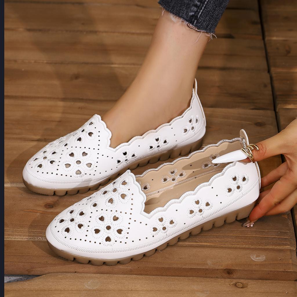 Мода 2025 Новые женские лоферы на плоской подошве из мягкой кожи с круглым носком, плоские кроссовки, женские летние туфли с перфорацией, Zapatos De Mujer