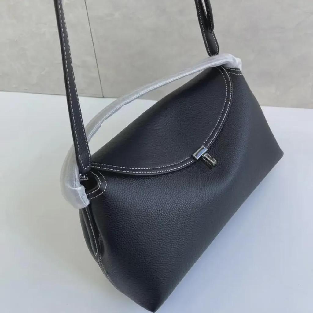 Luxury Swedish Cowhide Commuter Bag: High-Capacity Shoulder, Crossbody, or Underarm Handbag