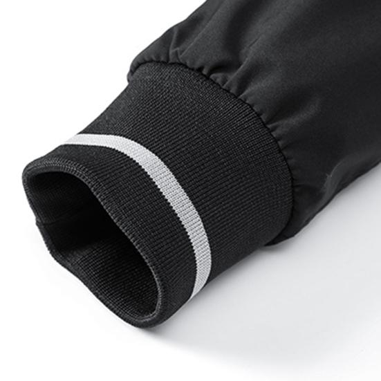 Одежда моющаяся стильная куртка-бомбер чистого цвета с застежкой-молнией и расслабленной посадкой