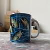 Рыбалка Керамическая кружка Дизайн форели Кофейная кружка с узором синей волны 11/15 унций Рыбное искусство Посуда для напитков Подарки для мужчин Рыбак