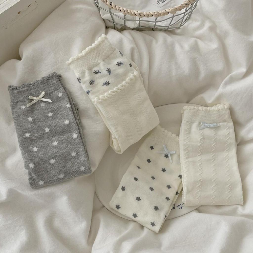 Korean Style Mid-Calf Bow Socks with Stars in Grey and White for Spring/Summer