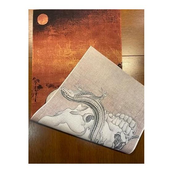 Kysai Kawanabe Skull and Lizard Ukiyo-e Tenugui (Japanese Towel) - Approx. 77cm x 35cm, Made in Japan, Special Cotton, Cute Skull, Lizard, Skeleton,
