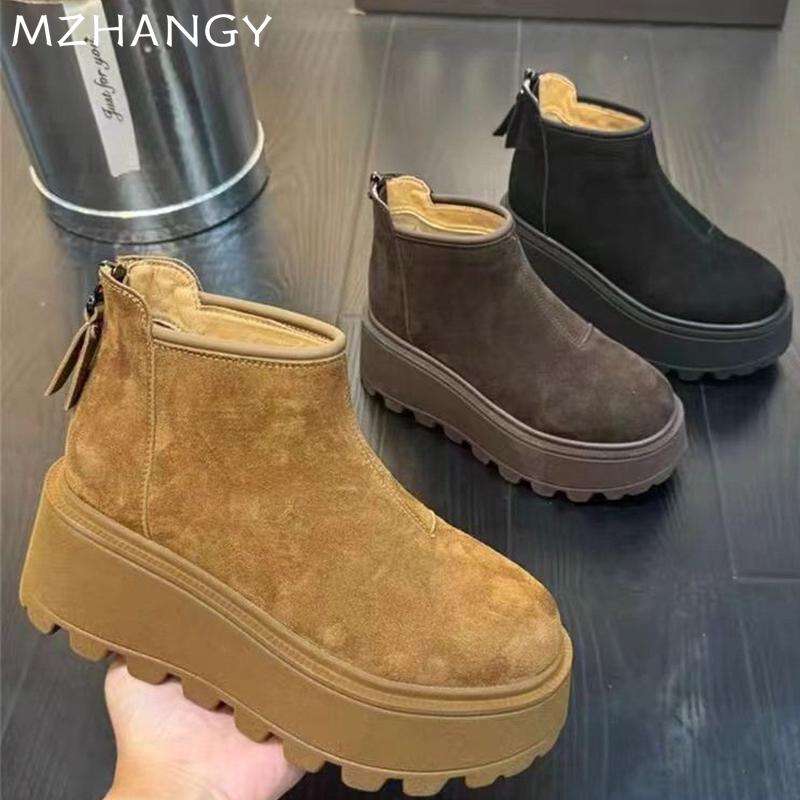 Модные женские замшевые зимние ботинки на платформе, модная обувь на плоской подошве, плюшевые теплые ботильоны, тренд 2025 года, новые брендовые кроссовки, зимние уютные женские ботинки
