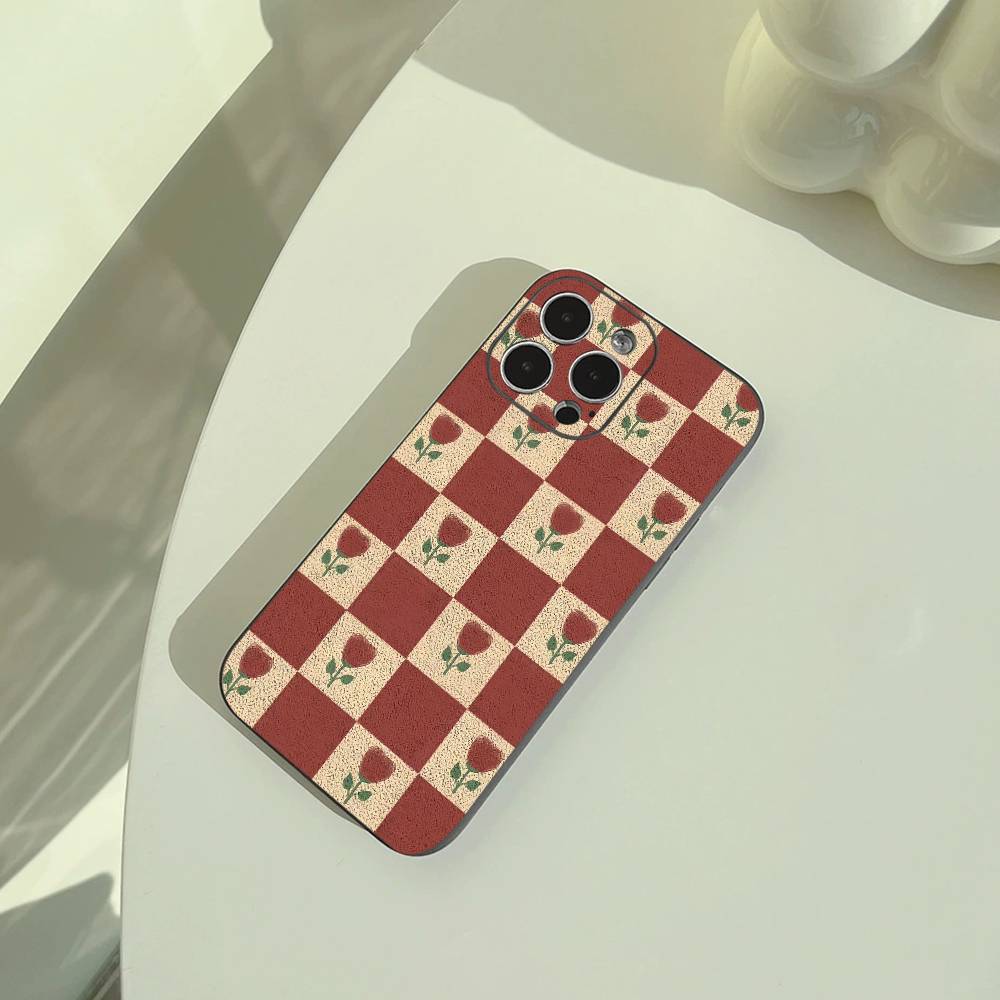 Свежий чехол-шахматка для iPhone 17,16,15,14,13,12,11 Pro Max,16Plus,XS Мягкий черный чехол