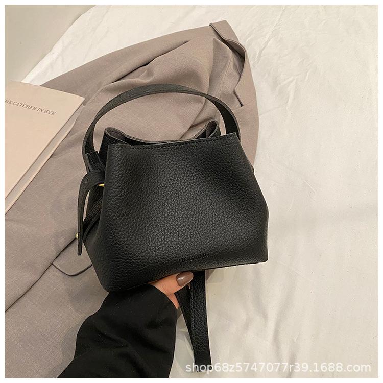 Fashion Design Hand-held Small Bag Bag Women's 2025 New Retro Versatile Bucket Bag Women's Commuter Shoulder Crossbody Bag