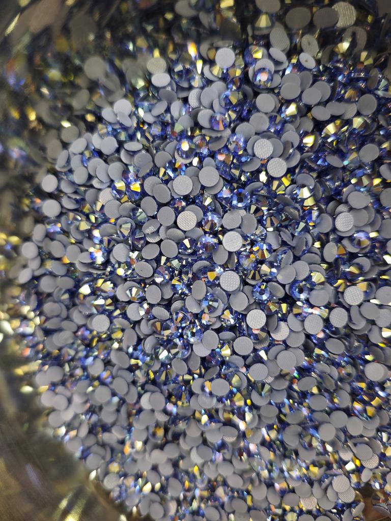 Zk Eco-Friendly High-quality Light Sapphire Color Gold-plated Hot Fix Glass Rhinestones 12 Facets Flat Back Clothing Accessories