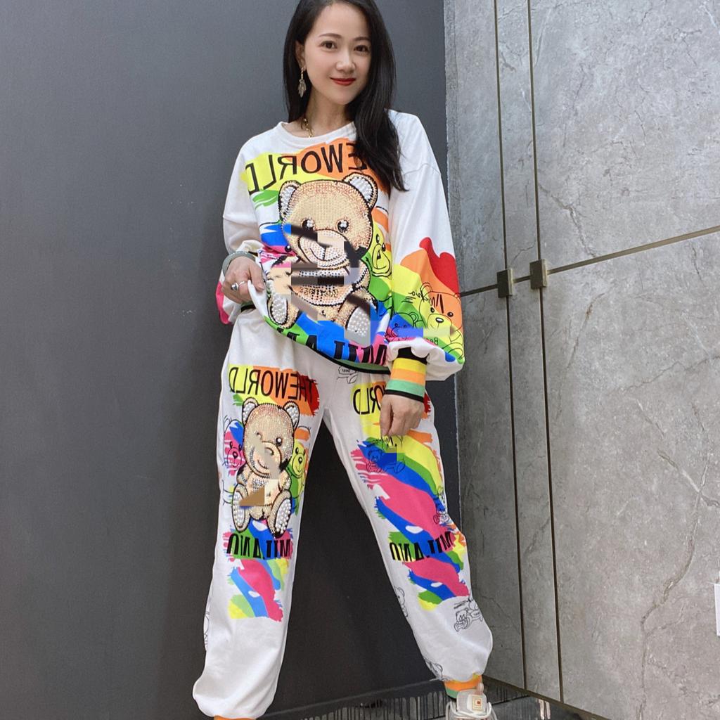 Красочные бриллианты мультяшный медведь комплекты из двух предметов женские наряды осенние повседневные белые спортивные костюмы топы и длинные брюки