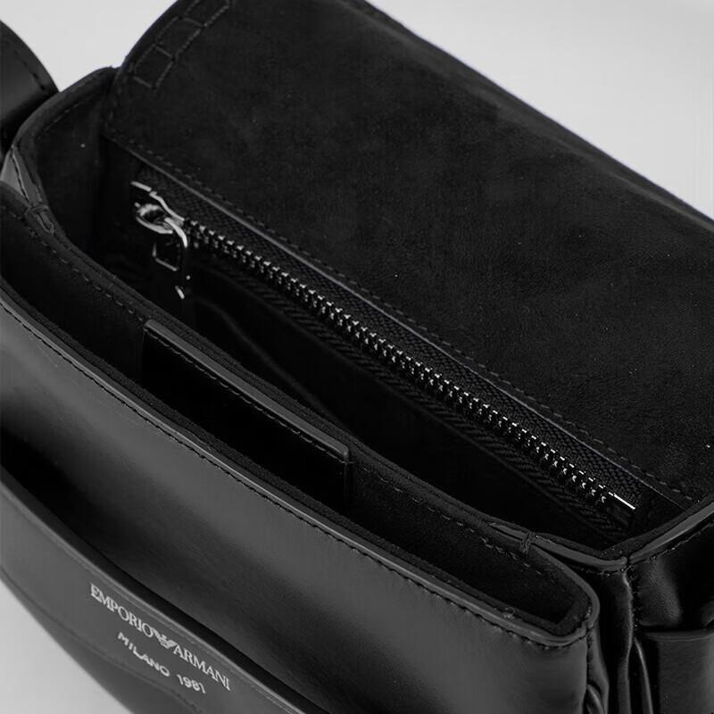 Женская маленькая сумка кроссбоди с клапаном Emporio Armani