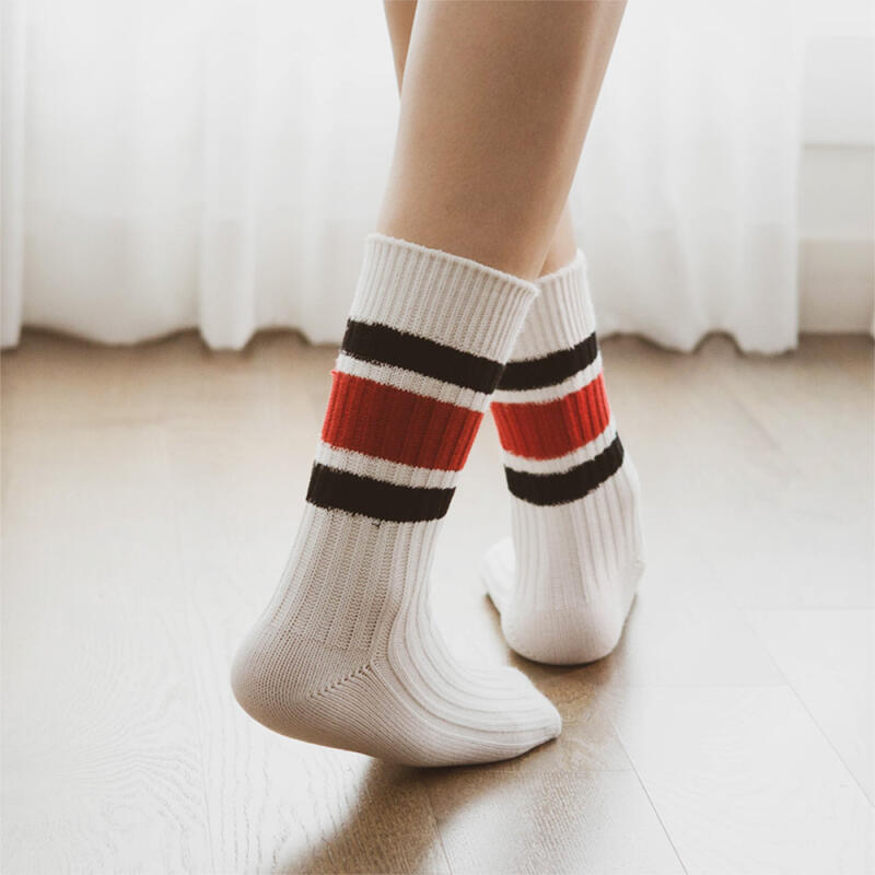 Унисекс Красные/Черные Вязаные Носки с Губами Белые rssw082