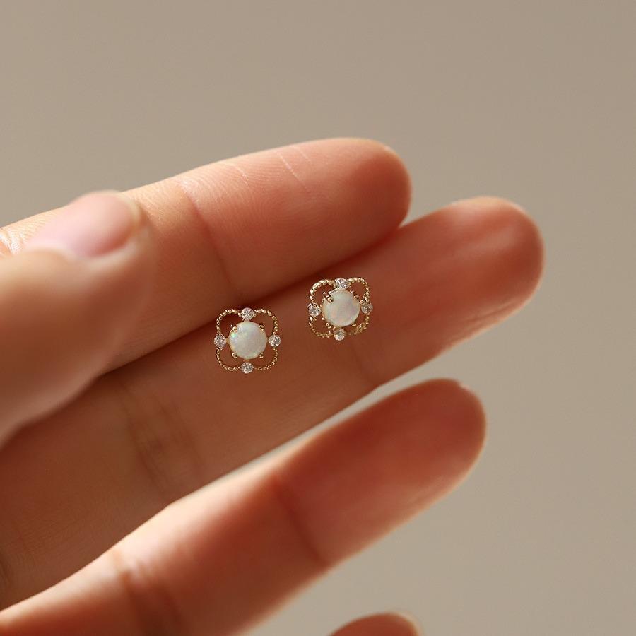 925 Sterling Silver Electroplated 14K Gold Earrings for Women French Imitation Opal Zirconia Flower Light Luxury Earrings