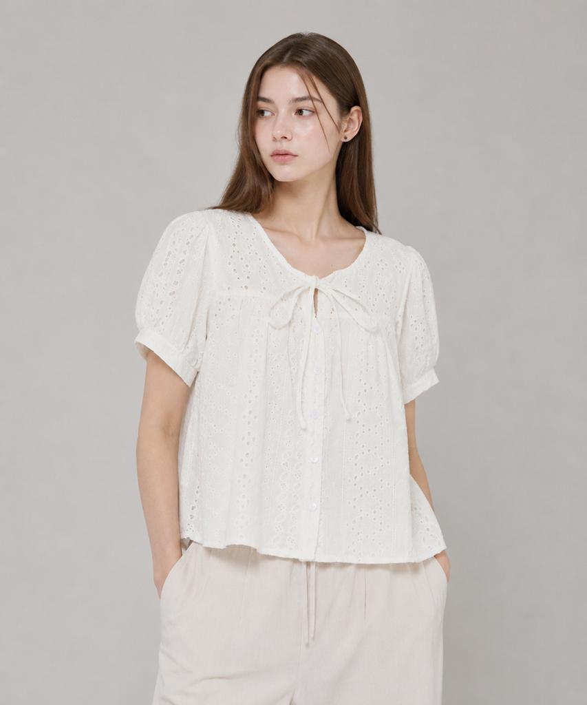 CARGOBROS FOR WOMAN Romantic Eyelet Blouse (Ivory)
