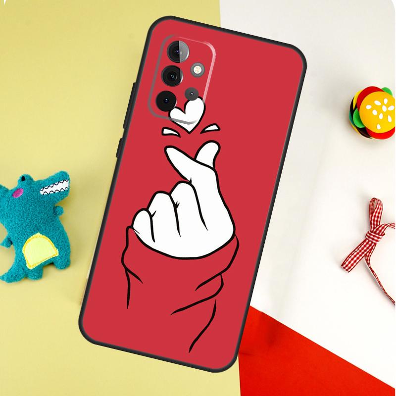 Чехол для телефона Samsung Galaxy A05 A06 A16 A54 A34 A14 A55 A35 A15 A53 A33 A13 A22 A32 A52 с K-pop жестом 'Сердце пальцами'