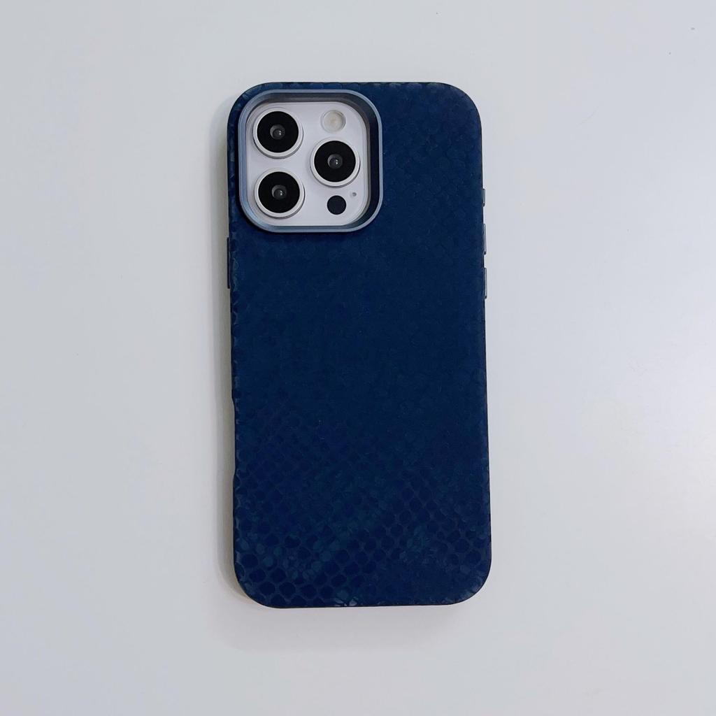 Бархатный чехол для iPhone 16/15 Pro Max с принтом под змею, противоударный, полное покрытие