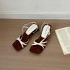 Летний тонкий ремень ретро квадратная голова танкетка сандалии 2025 новый темперамент сочетание юбка один ремешок сандалии женские сандалии