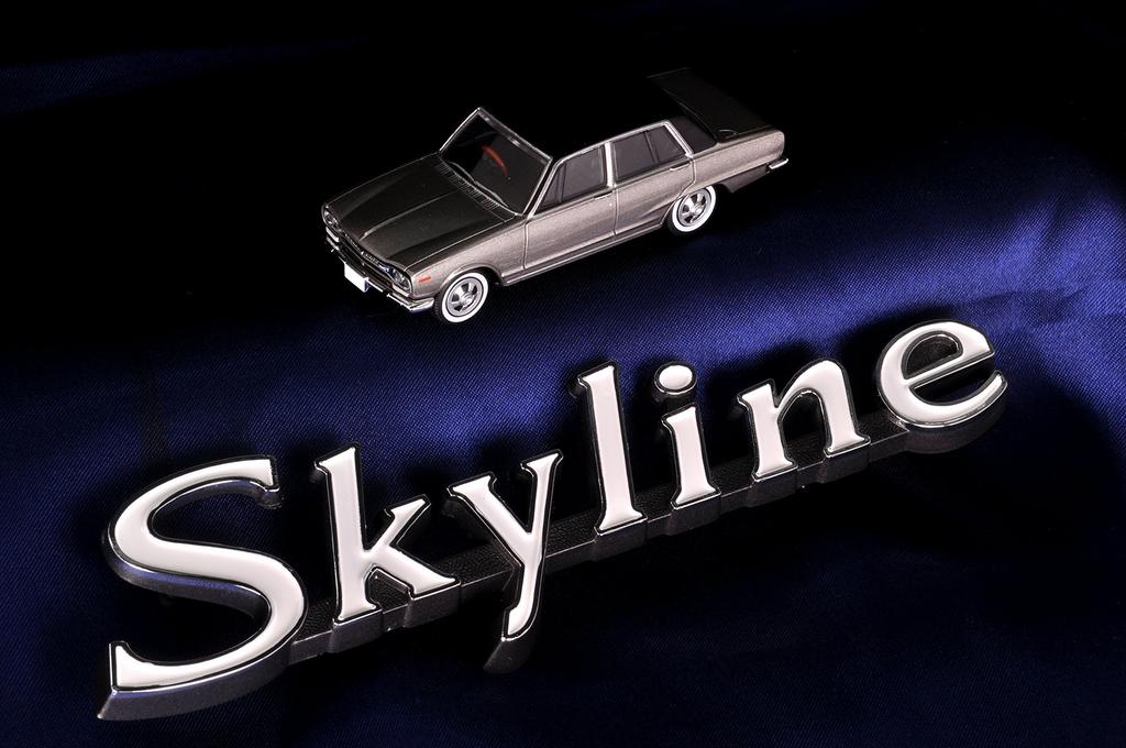 Tomica Limited Vintage Japanese Car Era 09 Skyline 2000GT Завершенный продукт 1/64 (Серебряный)
