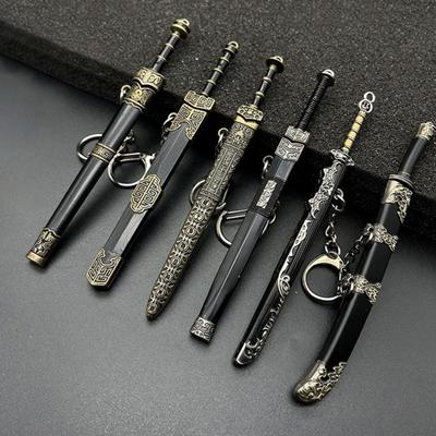 7 шт., мини-брелки для мужчин, древний меч с ножнами, брелок с декоративным узором, модель неразрезанного лезвия, коллекционный брелок, кулон, креативный подарок
