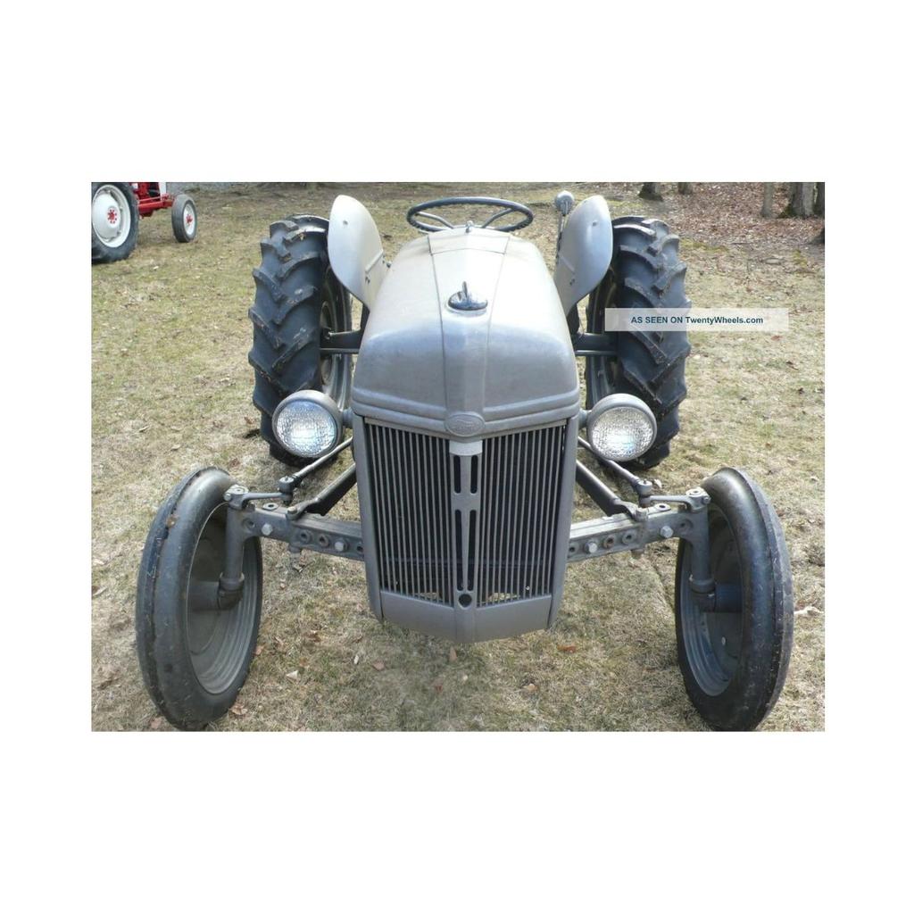 Left-Side Tractor Headlight Assembly 12V – Compatible with Ford 2N, 9N, 8N, NAA, 600, 800 Series – Grey Color Complete Lamp with Bulb