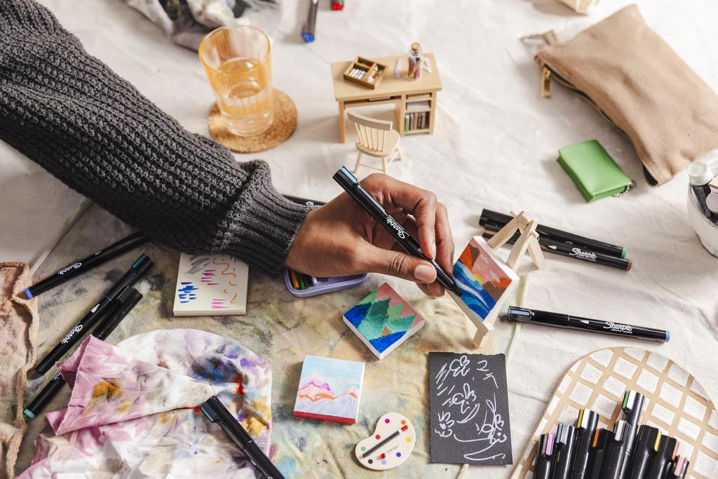 Sharpie Acrylic Marker Earth Tone Mineral Pigment 12 Colors Art Marker F Medium Tip Water-Based Pigment Ink 2209910