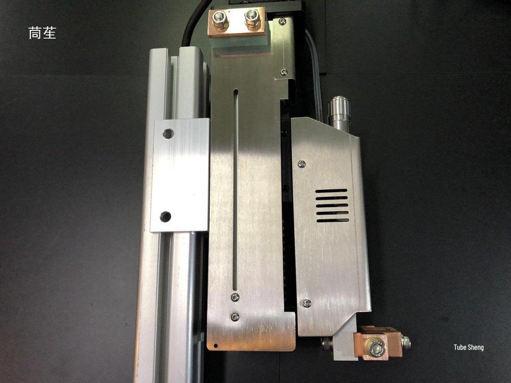 Головка точечной сварки с ЧПУ для сборки аккумуляторных блоков 18650 с двойной иглой и безпневматическим зажимом