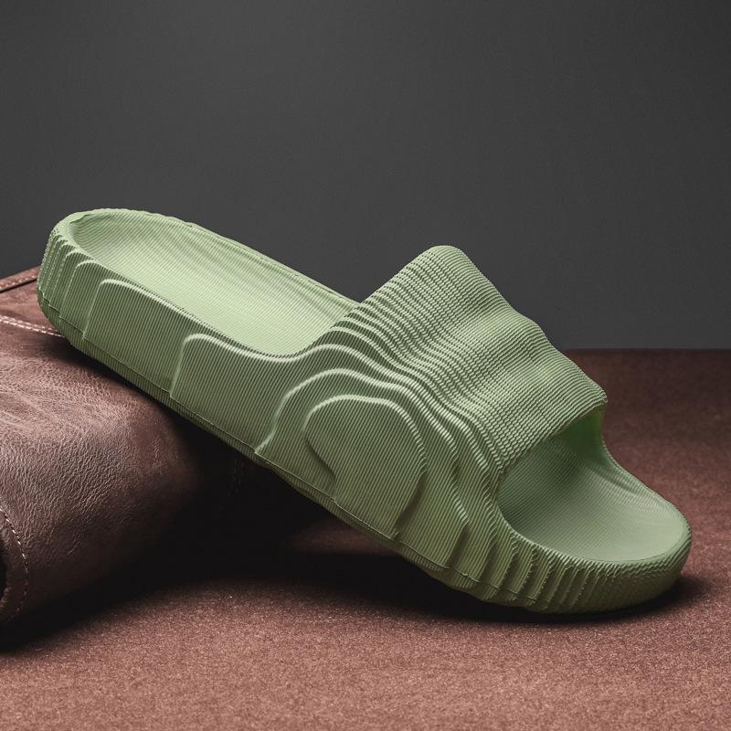 Наступая на дерьмовые тапочки летняя одежда односложное бремя Канье резиновые и пластиковые сандалии для дома из ЭВА пара домашних кокосовых тапочек