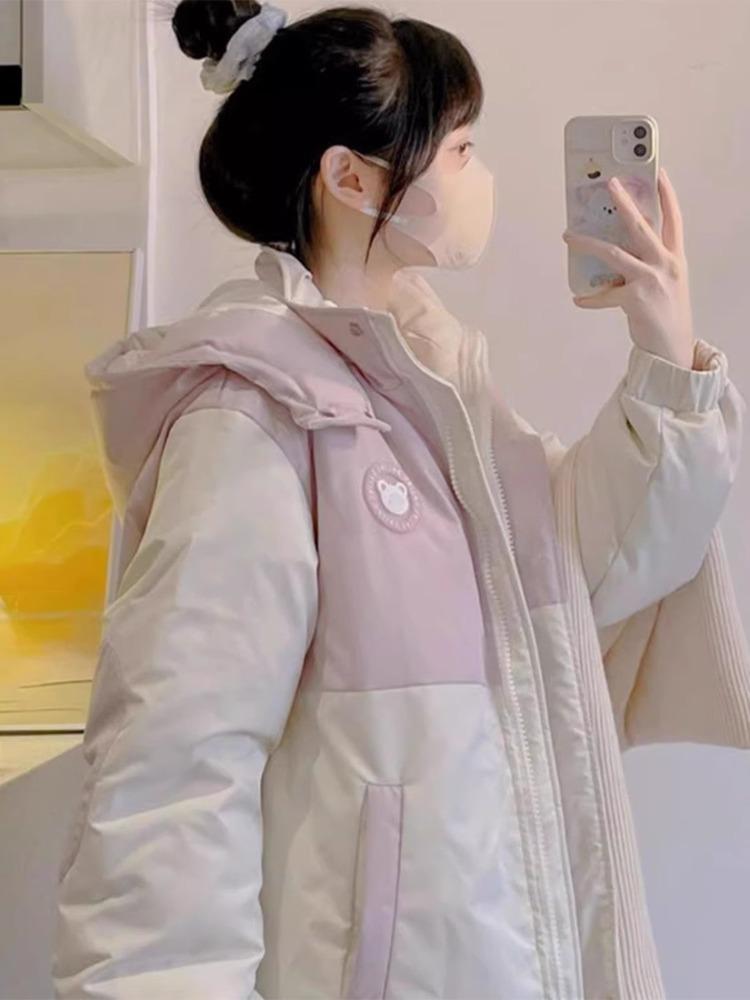 Пуховик женский 2024 зима в стиле колледжа милый медведь контрастный цвет сращивание утолщенная хлопковая подкладка одежда хлеб хлопковая подкладка одежда