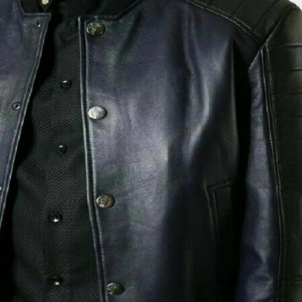 Кожаный бомбер для мужчин | Стильная темно-синяя кожаная куртка-бомбер | Двухцветная кожаная куртка с застежкой на кнопки | Жакет в рубчик с манжетами