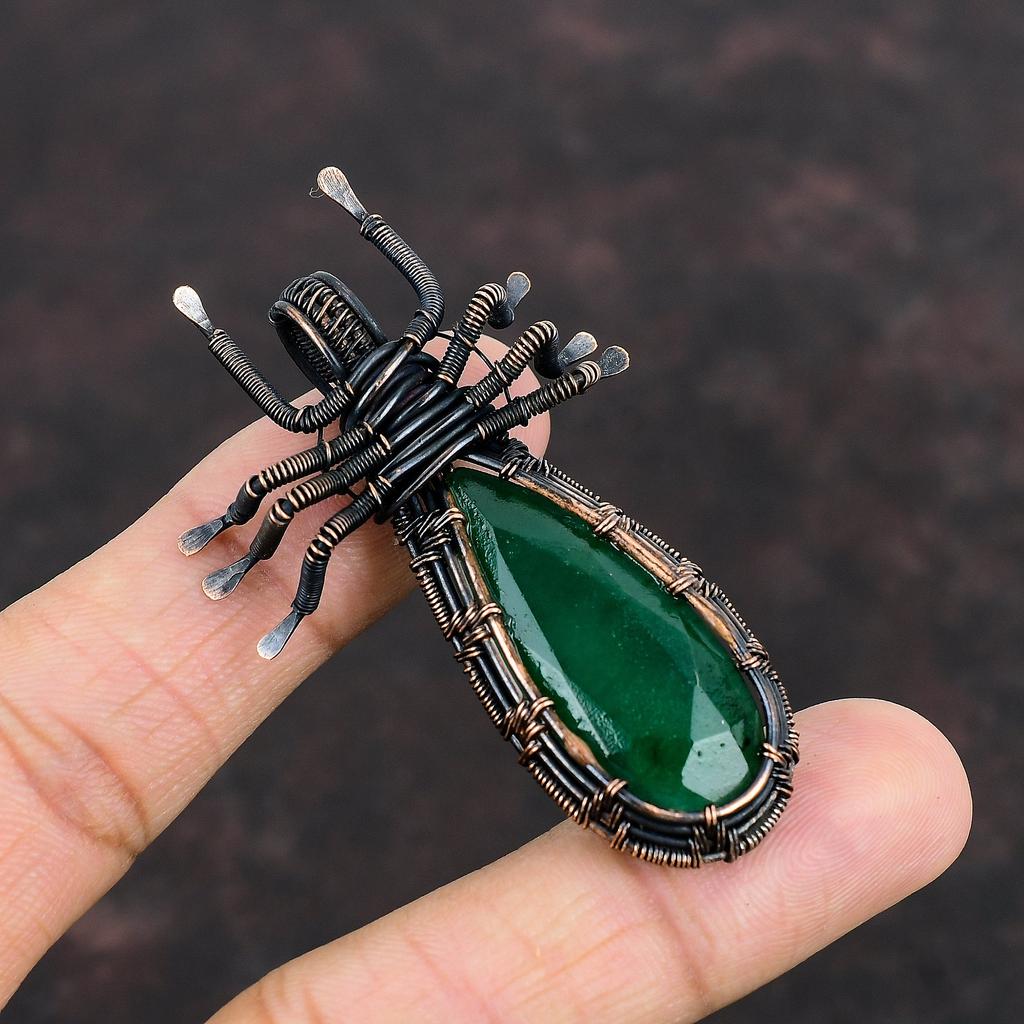 Ограненный замбийский изумрудный кулон из меди, обернутый медной проволокой, кулон ручной работы, медная проволока, ювелирное украшение в подарок для нее, кулон в виде паука из драгоценного камня