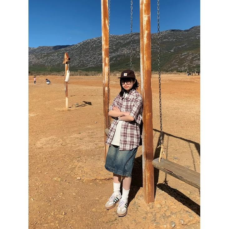 Клетчатая рубашка с коротким рукавом для женщин, летний модный бренд для подростков, учащихся средних и старших классов. Красивая верхняя одежда, свободная Гонконг