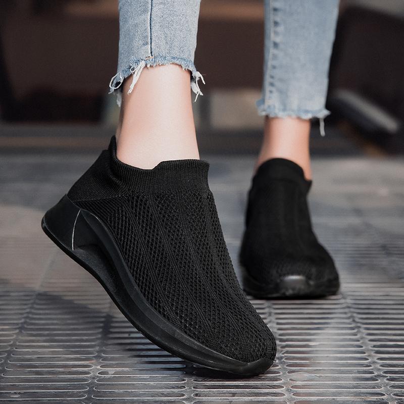 Athletics Sneakers Male Walking Shoes Sneakers Men Breathable Man Casual Shoes New Style Running Sneakers Slip On Loafers Men