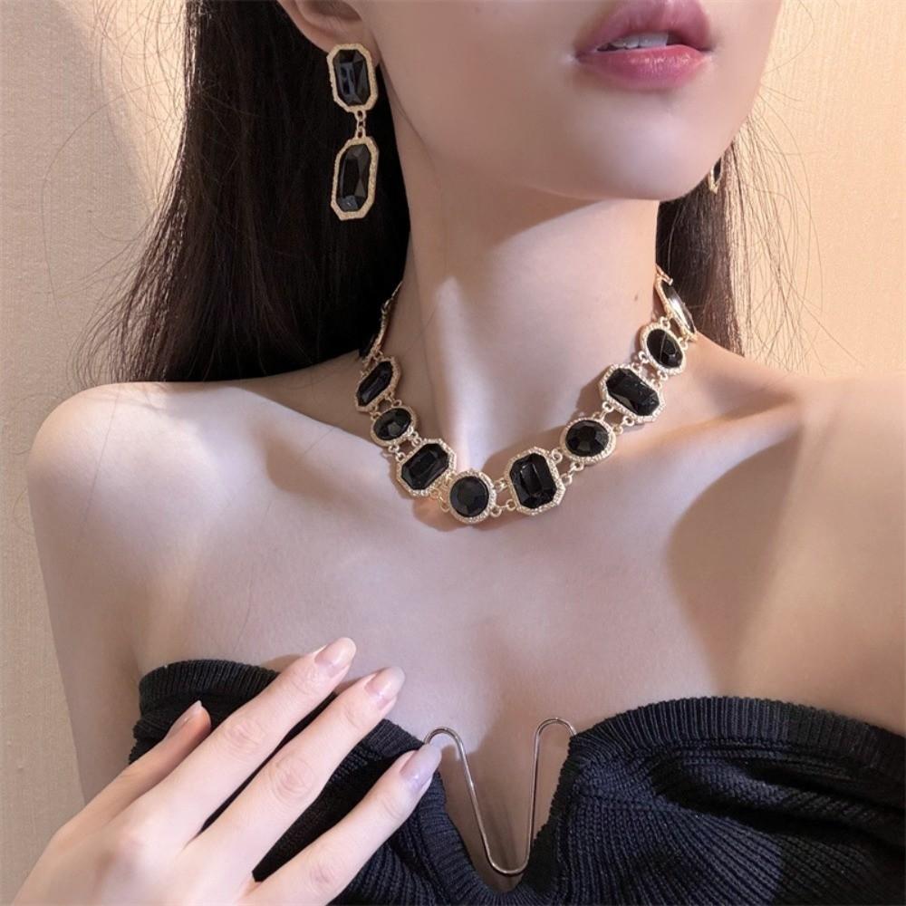 Collarbone Chain Black Geometric Necklace Copper Dark Style Neck Chain Retro Black Earrings Lady